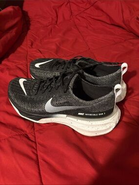 Nike Invincible Run 3 Running Shoes - Black & White